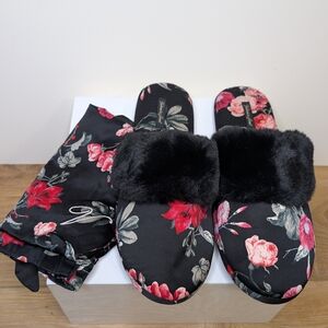 Victoria's Secret Black Faux-Fur Floral Trim Slippers
